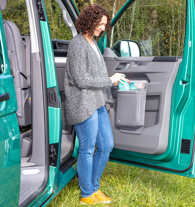 Brandrup MULTIBOX für rechte Fahrerhaustür VW T6.1, Design „Leder Palladium"